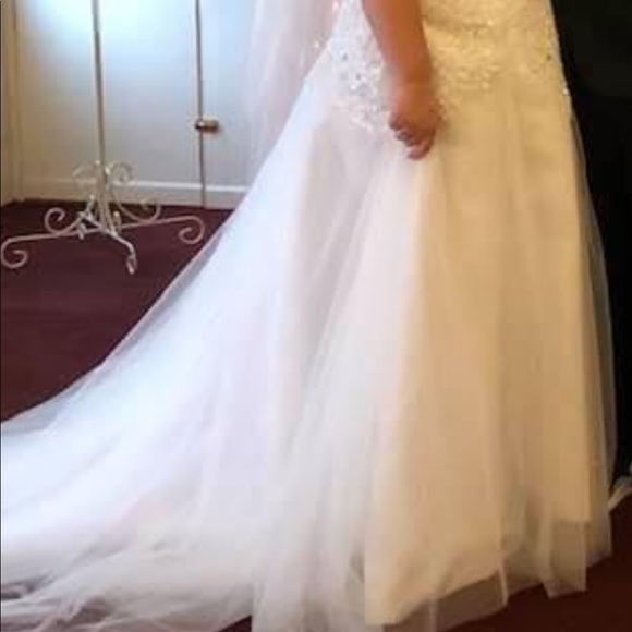 Wedding dress - Picture 3 of 4